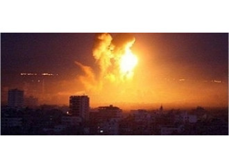 Il vicario apostolico di Tripoli:
"Basta bombe, fanno vittime civili"